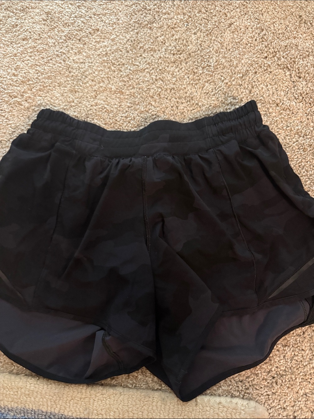 LULU LEMON Black Camo Women’s Athletic Shorts